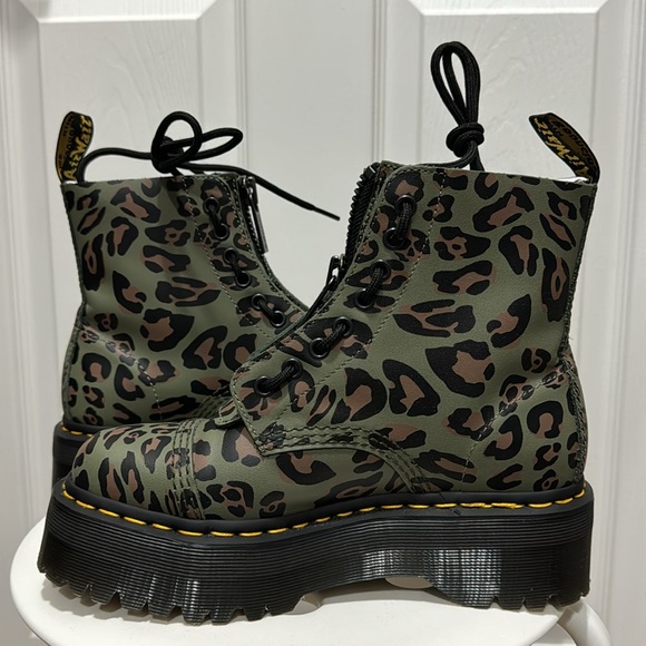 DR. MARTENS SINCLAIR PLATFORM BOOTS - Picture 7 of 15